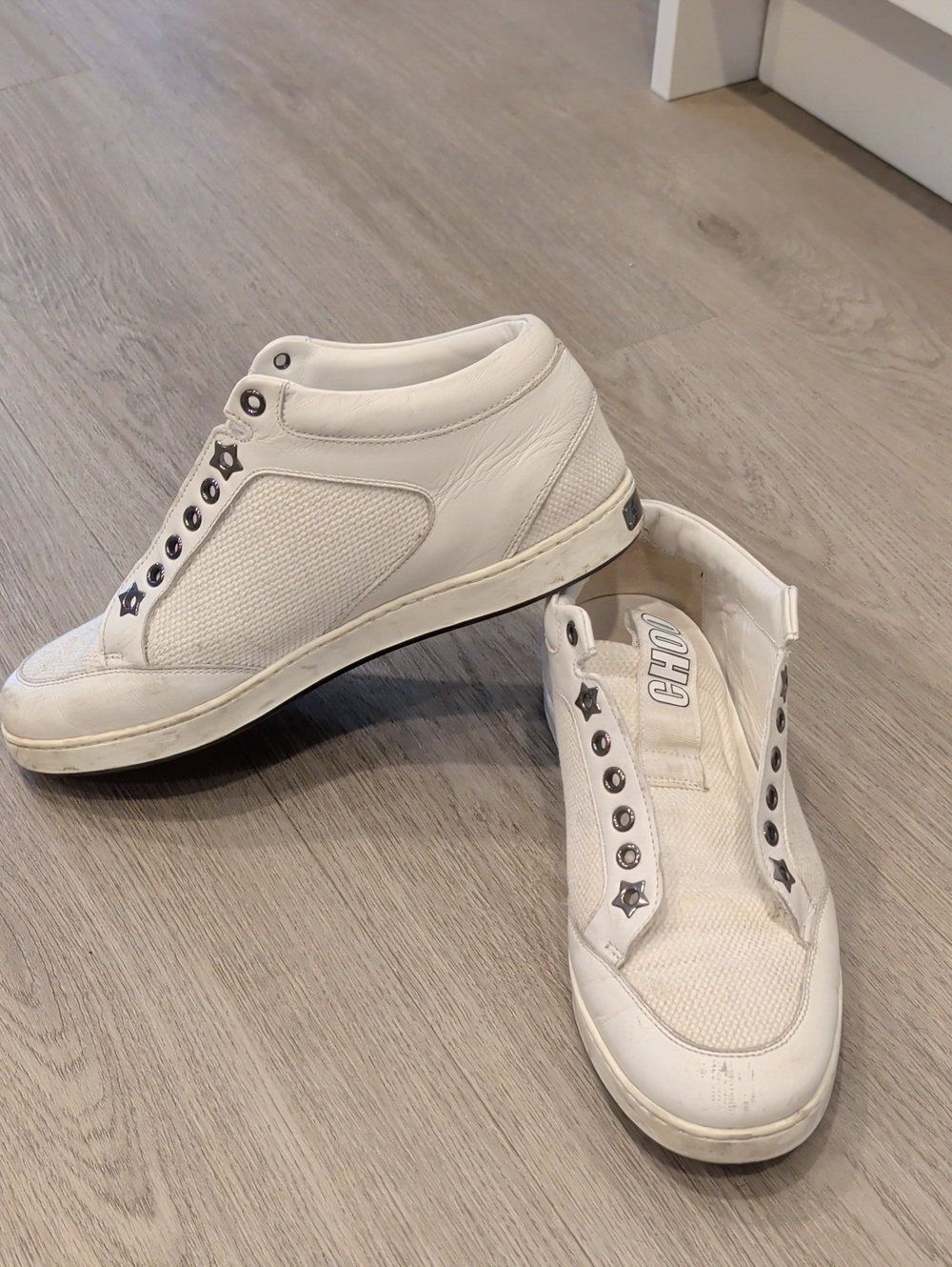 Jimmy Choo  I WANT CHOO logo To Gue